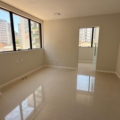 Sala com 48m², 1 garagem, no bairro Centro em Florianópolis