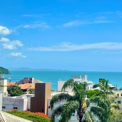 Cobertura com 297m², 5 quartos, 3 suítes, 2 garagens, no bairro Canasvieiras em Florianópolis