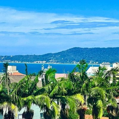 Cobertura com 297m², 5 quartos, 3 suítes, 2 garagens, no bairro Canasvieiras em Florianópolis