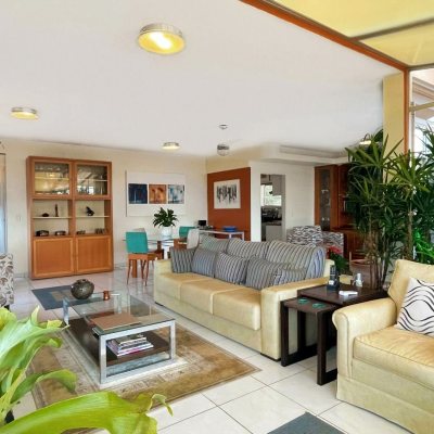 Cobertura com 297m², 5 quartos, 3 suítes, 2 garagens, no bairro Canasvieiras em Florianópolis