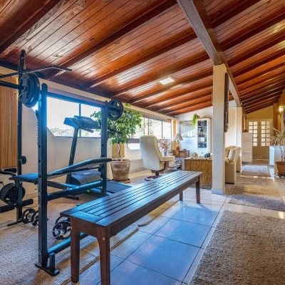 Cobertura com 297m², 5 quartos, 3 suítes, 2 garagens, no bairro Canasvieiras em Florianópolis