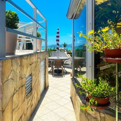 Cobertura com 297m², 5 quartos, 3 suítes, 2 garagens, no bairro Canasvieiras em Florianópolis