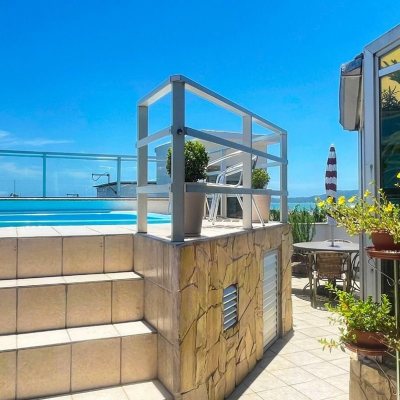 Cobertura com 297m², 5 quartos, 3 suítes, 2 garagens, no bairro Canasvieiras em Florianópolis