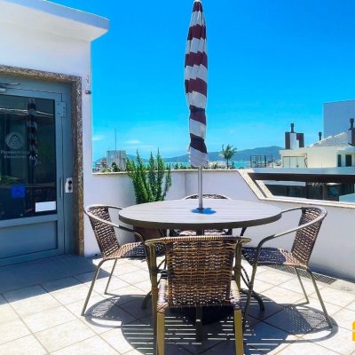 Cobertura com 297m², 5 quartos, 3 suítes, 2 garagens, no bairro Canasvieiras em Florianópolis