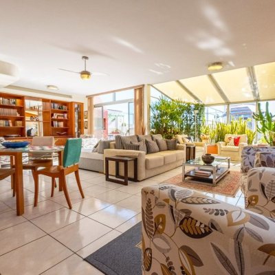 Cobertura com 297m², 5 quartos, 3 suítes, 2 garagens, no bairro Canasvieiras em Florianópolis