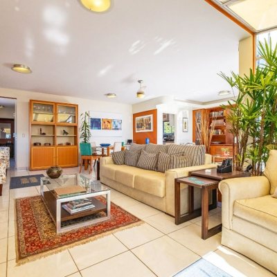 Cobertura com 297m², 5 quartos, 3 suítes, 2 garagens, no bairro Canasvieiras em Florianópolis