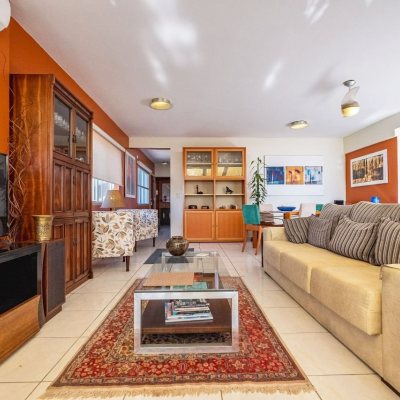 Cobertura com 297m², 5 quartos, 3 suítes, 2 garagens, no bairro Canasvieiras em Florianópolis