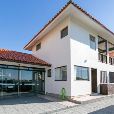 Casa em Condomínio com 279m², 5 quartos, 2 suítes, 2 garagens, no bairro Morro das Pedras em Florianópolis