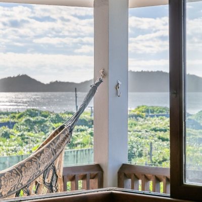 Casa em Condomínio com 279m², 5 quartos, 2 suítes, 2 garagens, no bairro Morro das Pedras em Florianópolis