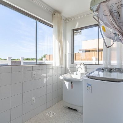 Casa em Condomínio com 279m², 5 quartos, 2 suítes, 2 garagens, no bairro Morro das Pedras em Florianópolis