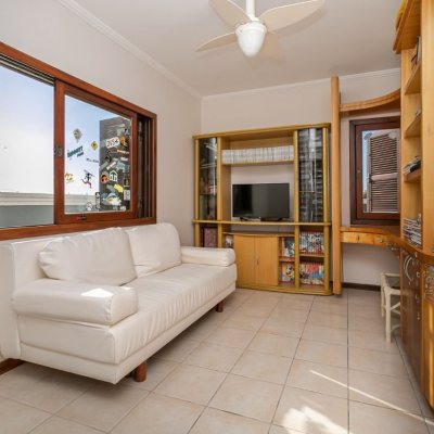 Casa em Condomínio com 279m², 5 quartos, 2 suítes, 2 garagens, no bairro Morro das Pedras em Florianópolis