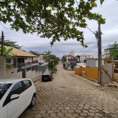 Apartamentos com 141m², 3 quartos, 1 suíte, 2 garagens, no bairro Canasvieiras em Florianópolis