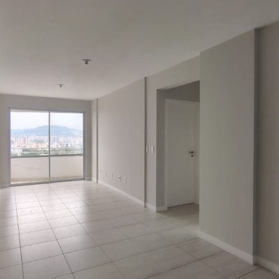 Apartamentos com 76m², 2 quartos, 1 suíte, 1 garagem, no bairro Capoeiras em Florianópolis