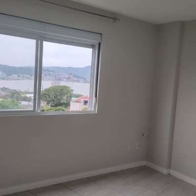 Apartamentos com 76m², 2 quartos, 1 suíte, 1 garagem, no bairro Capoeiras em Florianópolis
