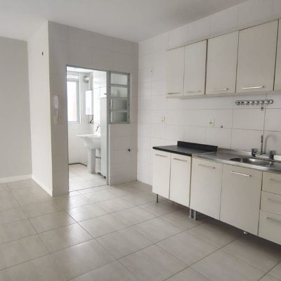 Apartamentos com 76m², 2 quartos, 1 suíte, 1 garagem, no bairro Capoeiras em Florianópolis