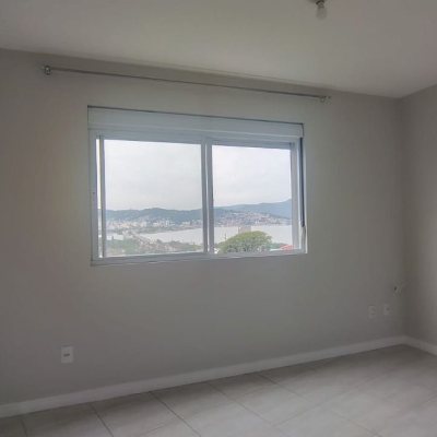 Apartamentos com 76m², 2 quartos, 1 suíte, 1 garagem, no bairro Capoeiras em Florianópolis
