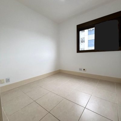 Apartamentos com 75m², 3 quartos, 1 suíte, 1 garagem, no bairro Pantanal em Florianópolis