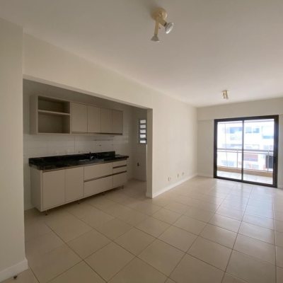 Apartamentos com 69m², 2 quartos, 1 suíte, 1 garagem, no bairro Centro em Florianópolis