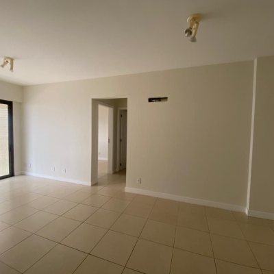 Apartamentos com 69m², 2 quartos, 1 suíte, 1 garagem, no bairro Centro em Florianópolis