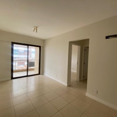 Apartamentos com 69m², 2 quartos, 1 suíte, 1 garagem, no bairro Centro em Florianópolis