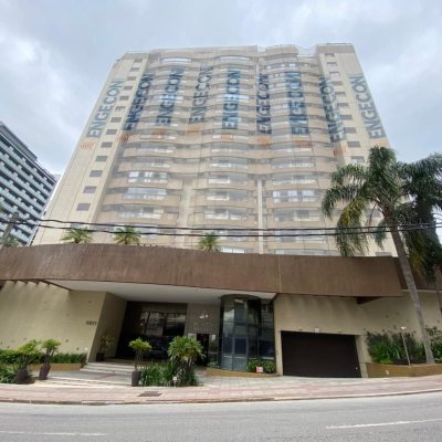 Apartamentos com 69m², 2 quartos, 1 suíte, 1 garagem, no bairro Centro em Florianópolis