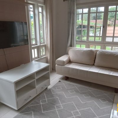 Casa Residencial com 232m², 2 quartos (sendo 1 suíte), 7 garagens, no bairro Lagoa de Conceição em Florianópolis