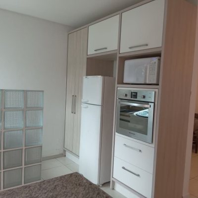 Casa Residencial com 232m², 2 quartos (sendo 1 suíte), 7 garagens, no bairro Lagoa de Conceição em Florianópolis