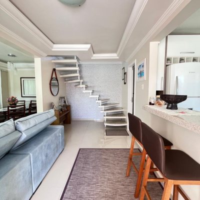 Casa Residencial com 325m², 3 quartos, 4 garagens, no bairro Jardim Cidade De Florianópolis em São José