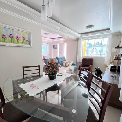 Casa Residencial com 325m², 3 quartos, 4 garagens, no bairro Jardim Cidade De Florianópolis em São José