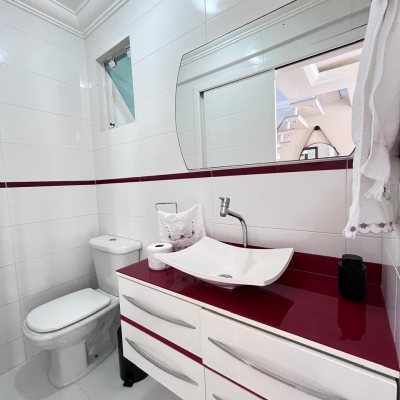 Casa Residencial com 325m², 3 quartos, 4 garagens, no bairro Jardim Cidade De Florianópolis em São José