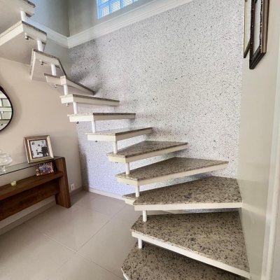 Casa Residencial com 325m², 3 quartos, 4 garagens, no bairro Jardim Cidade De Florianópolis em São José