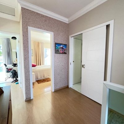 Casa Residencial com 325m², 3 quartos, 4 garagens, no bairro Jardim Cidade De Florianópolis em São José