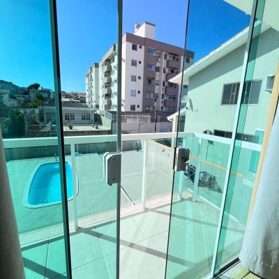 Casa Residencial com 325m², 3 quartos, 4 garagens, no bairro Jardim Cidade De Florianópolis em São José