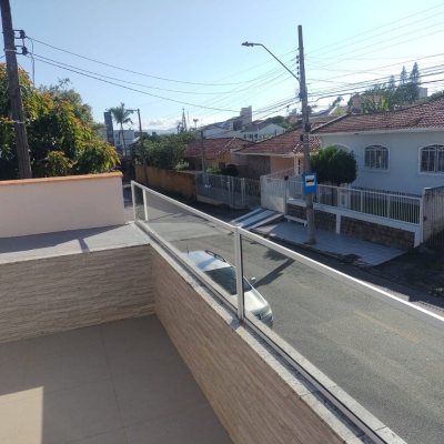 Casa Residencial com 325m², 3 quartos, 4 garagens, no bairro Jardim Cidade De Florianópolis em São José