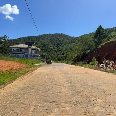 Terrenos Residenciais com 450m², no bairro Monte Verde em Florianópolis