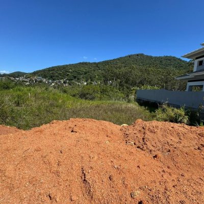 Terrenos Residenciais com 450m², no bairro Monte Verde em Florianópolis
