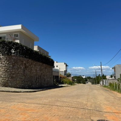 Terrenos Residenciais com 450m², no bairro Monte Verde em Florianópolis