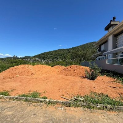 Terrenos Residenciais com 450m², no bairro Monte Verde em Florianópolis