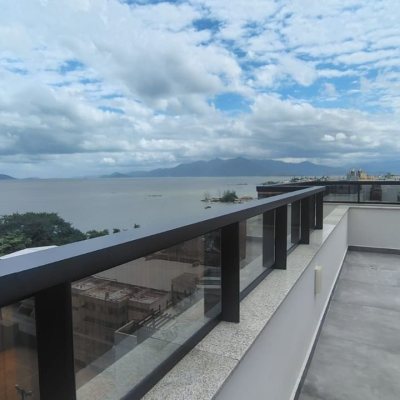 Apartamentos com 71m², 2 quartos (sendo 1 suíte), 2 garagens, no bairro Coqueiros em Florianópolis