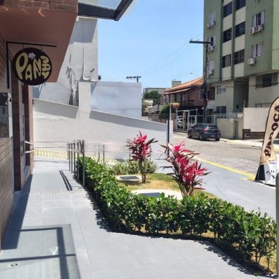 Apartamentos com 71m², 2 quartos (sendo 1 suíte), 2 garagens, no bairro Coqueiros em Florianópolis