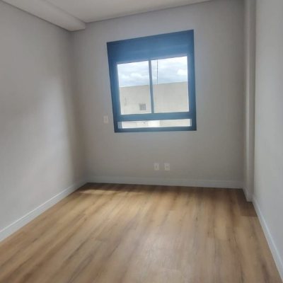 Apartamentos com 90m², 3 quartos (sendo 1 suíte), 2 garagens, no bairro Coqueiros em Florianópolis