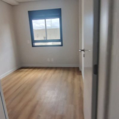 Apartamentos com 86m², 3 quartos (sendo 2 suítes), 2 garagens, no bairro Coqueiros em Florianópolis
