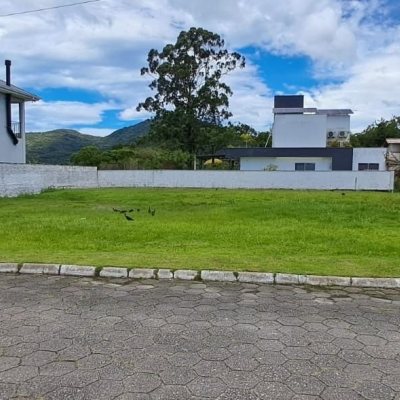 Terrenos Residenciais com 371m², no bairro Vargem Grande em Florianópolis