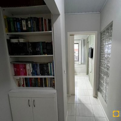 Casa Residencial com 240m², 4 quartos, 1 suíte, 2 garagens, no bairro Ponte Do Imaruim em Palhoça