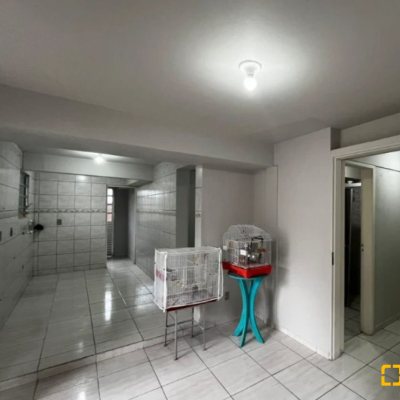 Casa Residencial com 240m², 4 quartos, 1 suíte, 2 garagens, no bairro Ponte Do Imaruim em Palhoça