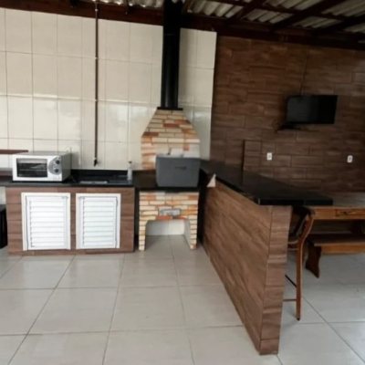 Casa Residencial com 240m², 4 quartos, 1 suíte, 2 garagens, no bairro Ponte Do Imaruim em Palhoça