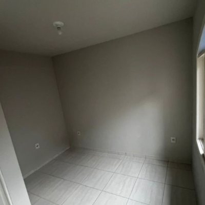 Casa Residencial com 240m², 4 quartos, 1 suíte, 2 garagens, no bairro Ponte Do Imaruim em Palhoça