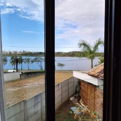 Casa Residencial com 310m², 4 quartos, 1 suíte, 4 garagens, no bairro Campeche em Florianópolis
