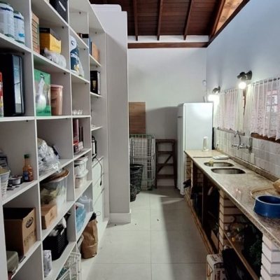 Casa Residencial com 310m², 4 quartos, 1 suíte, 4 garagens, no bairro Campeche em Florianópolis