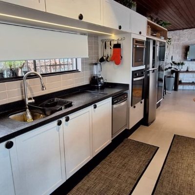 Casa Residencial com 310m², 4 quartos, 1 suíte, 4 garagens, no bairro Campeche em Florianópolis